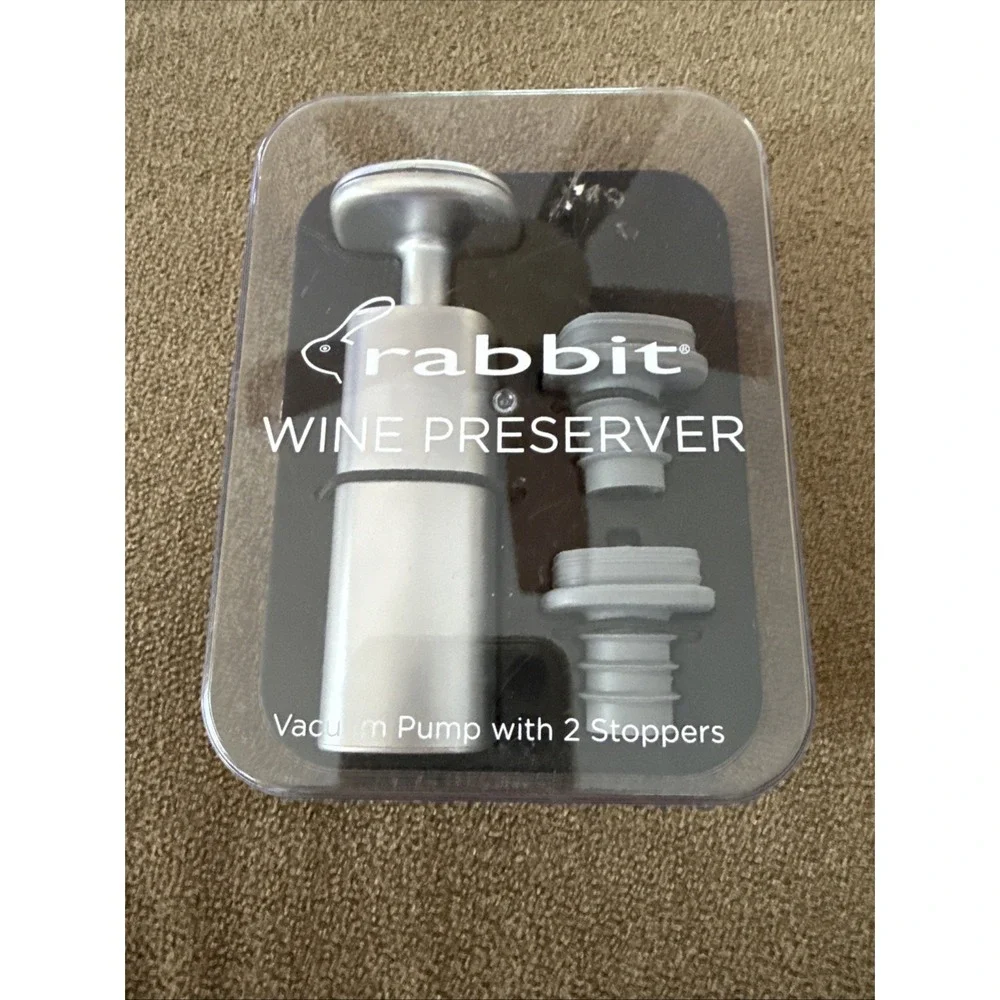 NIB Rabbit Wine Preserver Silver Vacuum Pump With 2 Stoppers (TD)